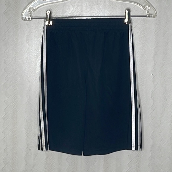 ❤️ ADIDAS Boys Shorts Size S (8) - Picture 3 of 5